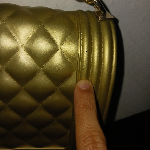 ToyBoy Women gold glazed silicone quilted chain purse bag - Picture 13 of 16